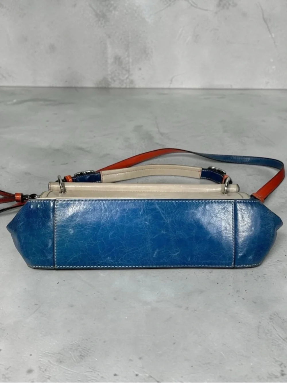 Coach Vintage Y2K City Willis 2
Way Colorblock Leather Turn
Lock Crossbody Bag - Picture 3 of 13